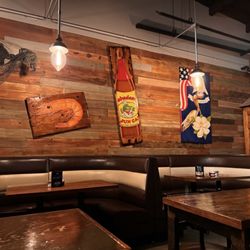 Quebedeauxs Cajun Cafe - Interior