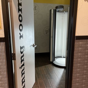 Planet Fitness - Work on your golden tan - Gyms Near Me - Mcdonough, Georgia Planet Fitness - Work on your golden tan - Gyms Near Me - Mcdonough, Georgia