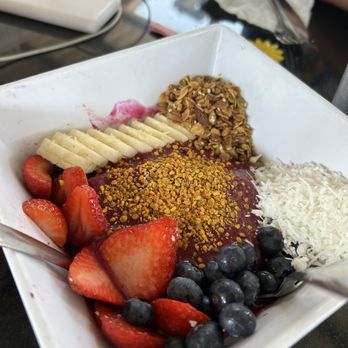 Swami's Cafe - Acai Bowl - Juice Bars & Smoothies Near Me - Carlsbad, California