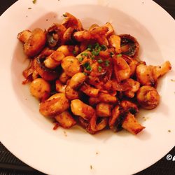 Steakhouse Kampe - Champignons mit Knoblauch und Zwiebeln in Öl