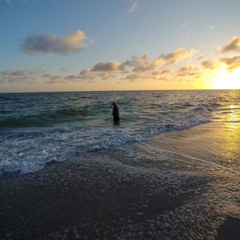 Tropical Winds Motel - Me trying to swim - Hotels Near Me - Sanibel, Florida Tropical Winds Motel - Me trying to swim - Hotels Near Me - Sanibel, Florida