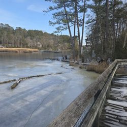 Baylor Park Nature Trail - Wooden walkway over frozen water
