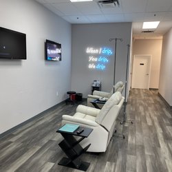 Revival IV Lounge - Waterford Lakes