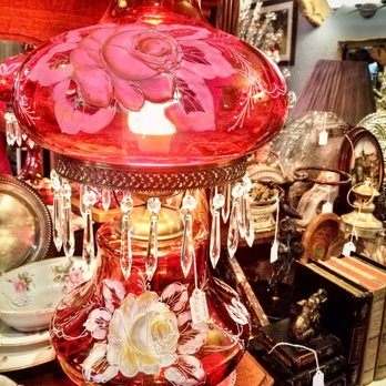 Alice's Vintage Cottage - Vintage lamp - Used, Vintage & Consignment Near Me - Wrightwood, California