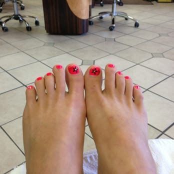 Tracy's Nails & Spa - Fun Toesies! - Nail Salons Near Me - Valencia, California