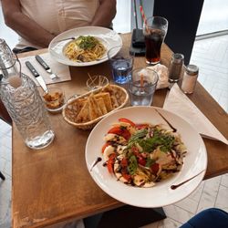 Caprese salad and pollo pasta
