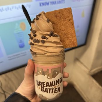 Surreal Creamery - S'mores - Ice Cream & Frozen Yogurt Near Me - New York, New York