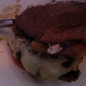 26 Beach Restaurant - Cattleman's Burger, horseradish, pepper jack cheese! Yum! - New American Near Me - Venice, California