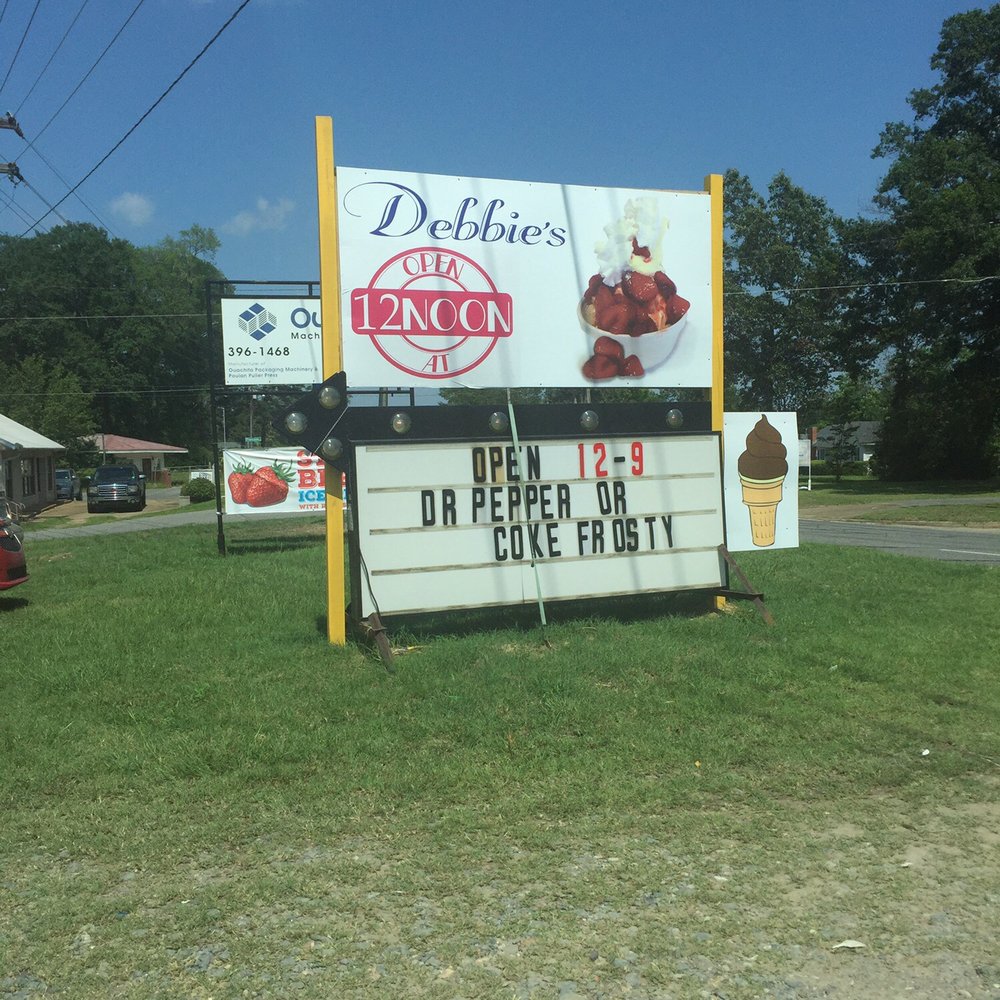 Debbie's Snowballs - The sign from the road. - Shaved Ice Near Me - West Monroe, Louisiana