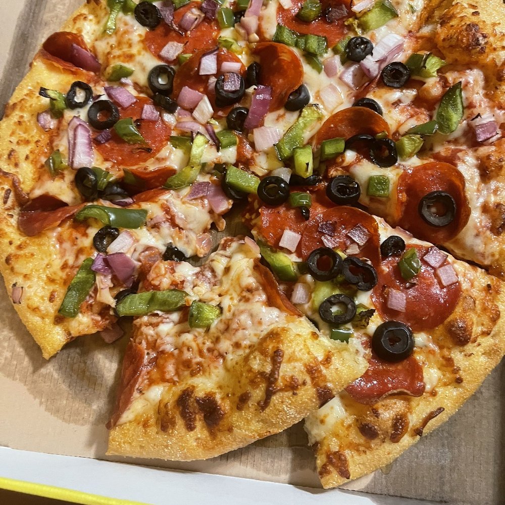 Hungry Howie's Pizza - Regular crust with butter flavoring, pepperoni, onions, green peppers, and black olives - Pizza Near Me - Belmont, North Carolina Hungry Howie's Pizza - Regular crust with butter flavoring, pepperoni, onions, green peppers, and black olives - Pizza Near Me - Belmont, North Carolina