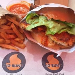 Big Bunz - Largos chicken burger with a side of chilli