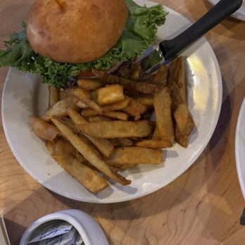 Upland Brewing - Carmel - Breweries Near Me - Carmel, Indiana