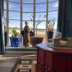 Gentlemans Barbershop - Nice view of the lake