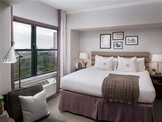 Claridge House Chicago, Tapestry Collection by Hilton by null