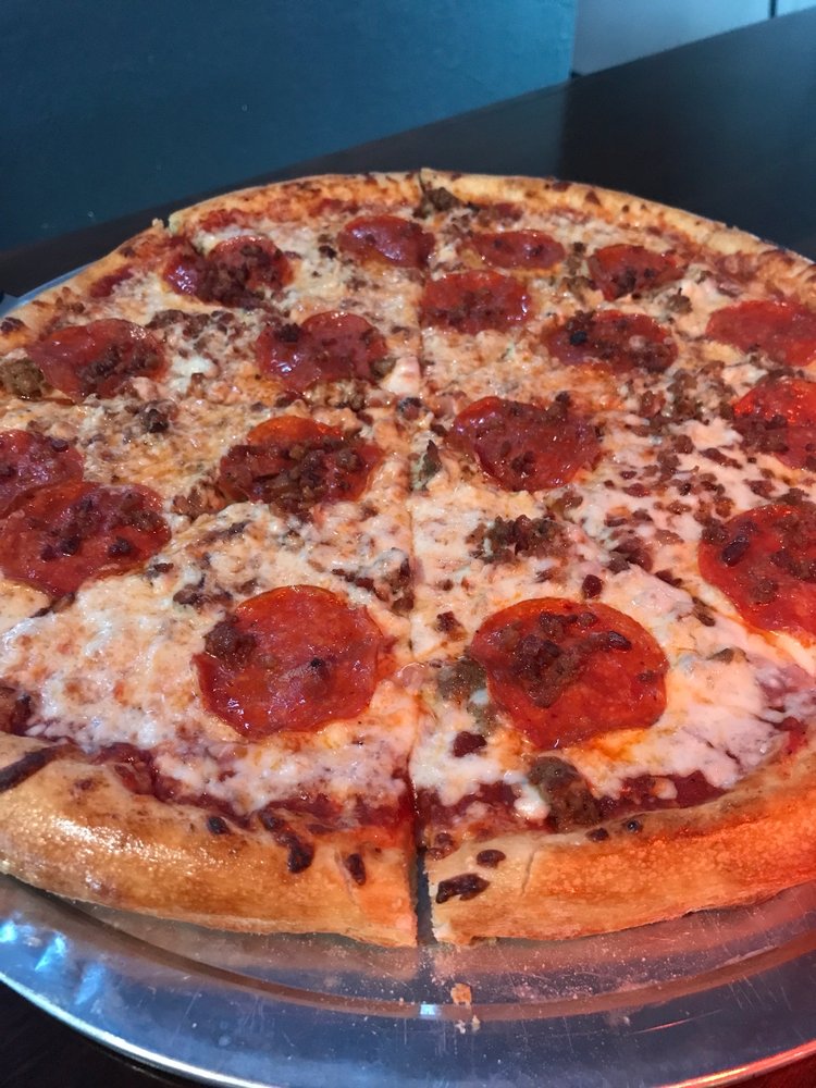 Contender's Pizzeria and Arcade