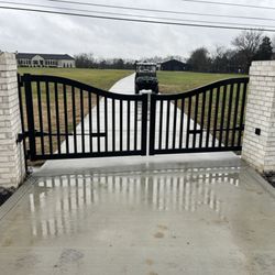 Powell Fence Company - Automated entry built by Powell Fence Company