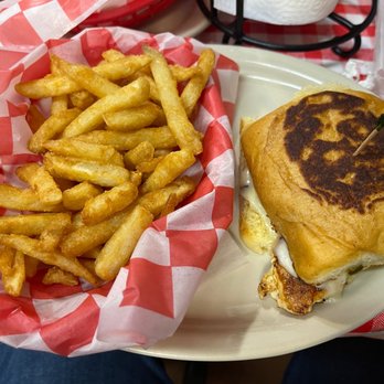 Mel's Country Cafe - Chipotle Chicken Sandwich - Southern Near Me - Tomball, Texas Mel's Country Cafe - Chipotle Chicken Sandwich - Southern Near Me - Tomball, Texas