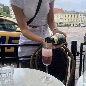 Charlotte - French Near Me - Kraków, Massachusetts