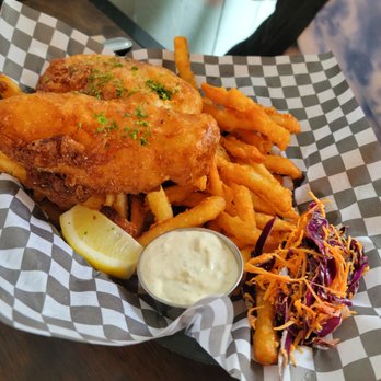 Harbour Oyster + Bar - Fish and chips - Cocktail Bars Near Me - Vancouver, British Columbia Harbour Oyster + Bar - Fish and chips - Cocktail Bars Near Me - Vancouver, British Columbia