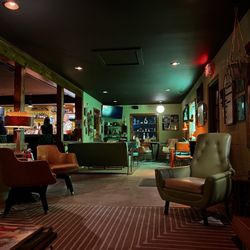 Sidetrack Bar & Lounge