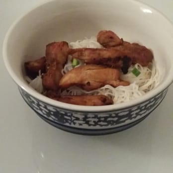 Pho Ngon - This is the WHOLE order of grilled chicken vermicelli takeout, without salad upon request. - Vietnamese Near Me - Montreal, Quebec