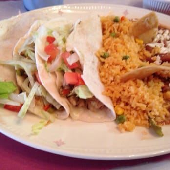 Mariachi's Mexican Restaurant - Chicken quesadilla platter - Mexican Near Me - Absecon, New Jersey Mariachi's Mexican Restaurant - Chicken quesadilla platter - Mexican Near Me - Absecon, New Jersey