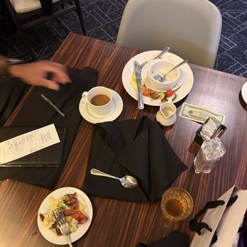Hilton - Fairfax - $20 tip breakfast - Hotels Near Me - Fairfax, Virginia Hilton - Fairfax - $20 tip breakfast - Hotels Near Me - Fairfax, Virginia