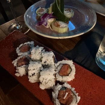 Musume - Spicy tuna roll - Sushi Bars Near Me - Dallas, Texas Musume - Spicy tuna roll - Sushi Bars Near Me - Dallas, Texas