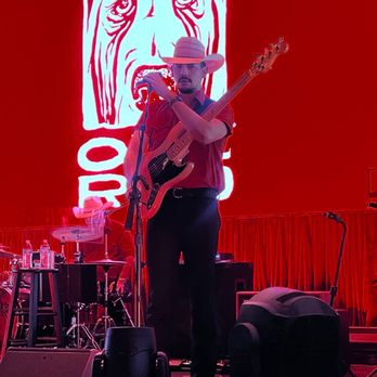 Ole Red - Page and the Overtones eye candy! - Southern Near Me - Las Vegas, Nevada Ole Red - Page and the Overtones eye candy! - Southern Near Me - Las Vegas, Nevada