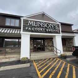 Munson's Chocolates - The outside