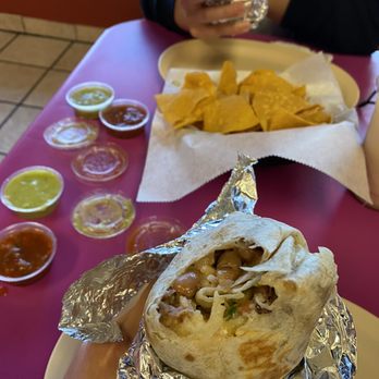 Taqueria Davis - Super burrito with cabeza! SOOOO GOOD! The chips are really good too, and both their salsas. - Mexican Near Me - Davis, California Taqueria Davis - Super burrito with cabeza! SOOOO GOOD! The chips are really good too, and both their salsas. - Mexican Near Me - Davis, California