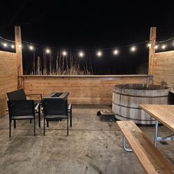 Grande Hot Springs RV Resort - Back patio