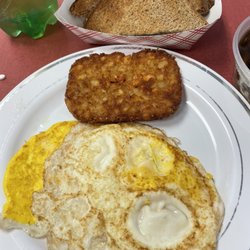 Snyder's Convenient Corner/Cafe - Two eggs, hash brown and toast