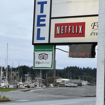 Ocean Suites - Hotels Near Me - Brookings, Oregon
