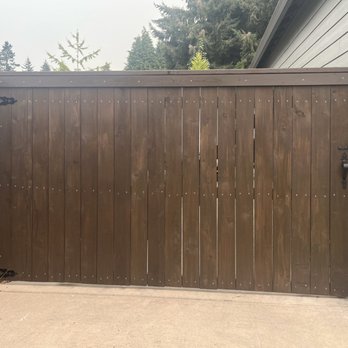 Home Pro Vancouver - New 9' wide swing gate - Handyman Near Me Home Pro Vancouver - New 9' wide swing gate - Handyman Near Me