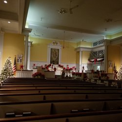 Trinity Lutheran Church - Trinity Evangelical Lutheran Church, 600 Ash St, Johnstown, PA 15902 (Sanctuary on Christmas Eve before Candlelight Services)