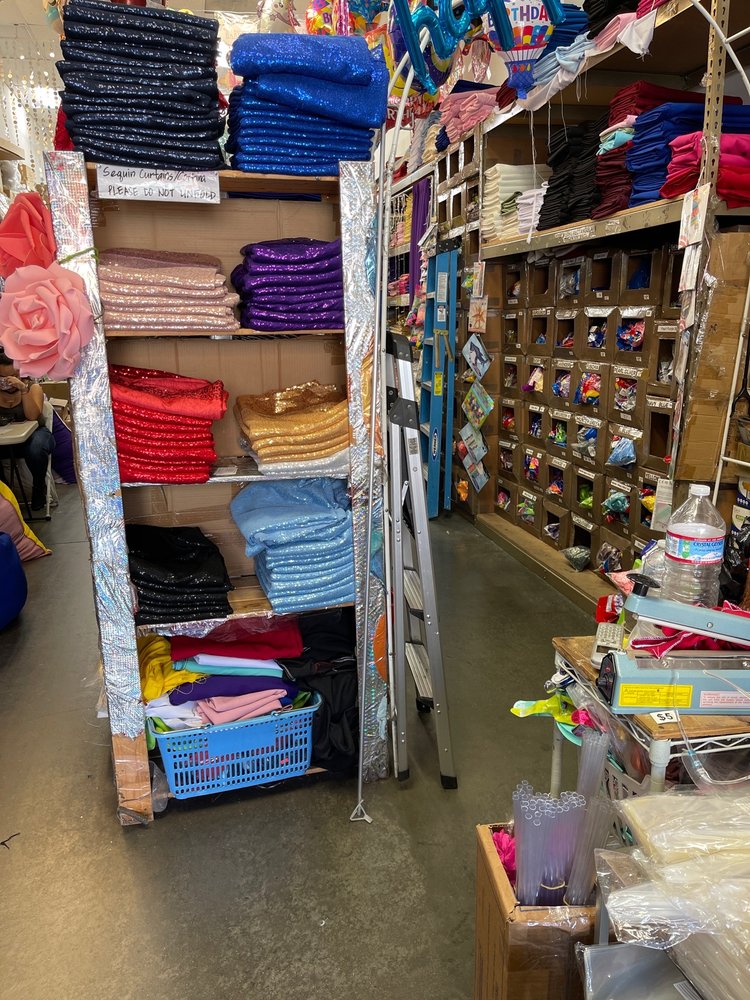 THRIFTY PARTY SUPPLIES Updated September 2024 39 Photos & 13