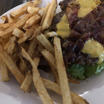Ice House Inn - Sports Bars Near Me - Youngstown, Ohio Ice House Inn - Sports Bars Near Me - Youngstown, Ohio