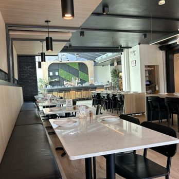 Noble Thai - Bar area - Thai Near Me - Chicago, Illinois Noble Thai - Bar area - Thai Near Me - Chicago, Illinois