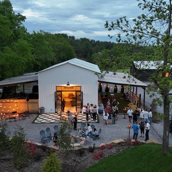 Anson Arbor Farm - Vacation Rentals Near Me - Sevierville, Tennessee