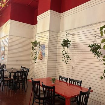 Boxcar Eats - Inside seating - Ice Cream & Frozen Yogurt Near Me - Sacramento, California