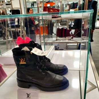 Century 21 NYC - Louis Vuitton section - 1/23/2026 - Department Stores Near Me - New York, New York Century 21 NYC - Louis Vuitton section - 1/23/2026 - Department Stores Near Me - New York, New York