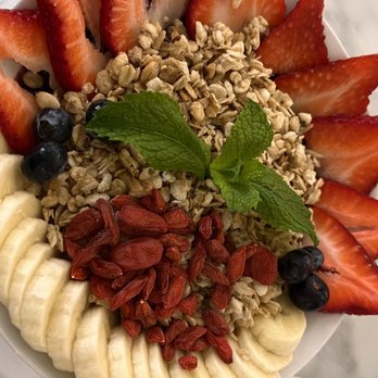 Cafe de Casa - Açaí de verdade com granola gluten-free - Brazilian Near Me - San Francisco, California
