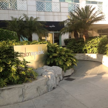 Starling & Sparrow - Salon Republic exterior off of 2nd Street - Hair Salons Near Me - Santa Monica, California Starling & Sparrow - Salon Republic exterior off of 2nd Street - Hair Salons Near Me - Santa Monica, California