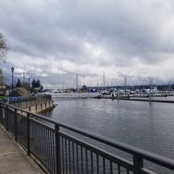 Muriel Iverson Williams Waterfront Park - Walkway along the water extends past the park