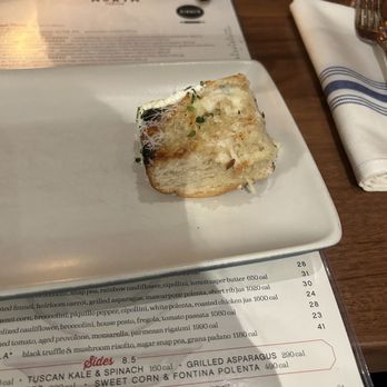 North Italia - White Truffle Garlic Bread - Italian Near Me - Dunwoody, Georgia
