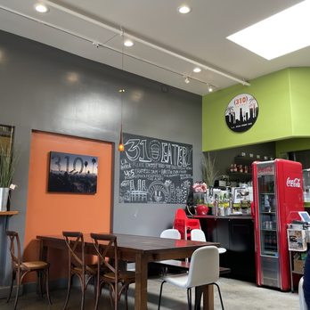 310 Eatery - Decor - Burgers Near Me - Albany, California