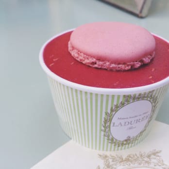 Ladurée - Rose framboise sorbet - Macarons Near Me - Paris, 75 Ladurée - Rose framboise sorbet - Macarons Near Me - Paris, 75