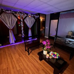 Thai Massage & Spa Retreat - Inside main area