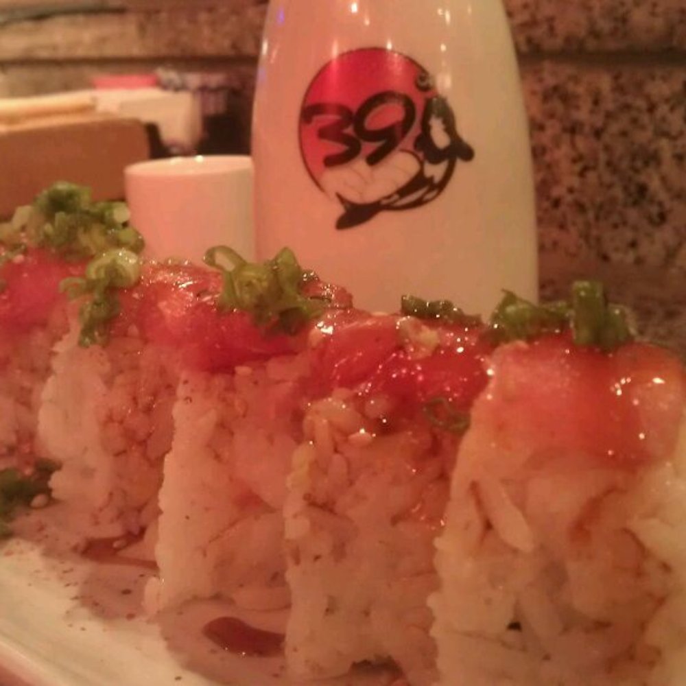 39 Degrees - Awesome sumo roll! - Japanese Near Me - Long Beach, California